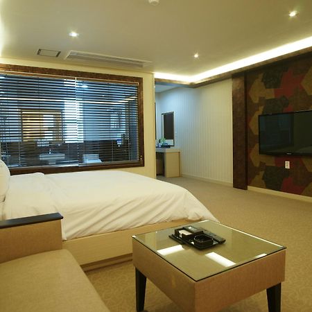 Hotel W ShinЧеджудо Экстерьер фото