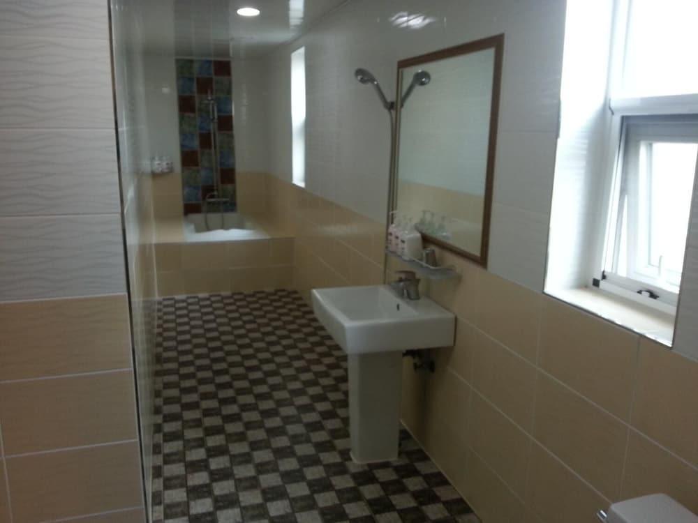 Hotel W ShinЧеджудо Экстерьер фото